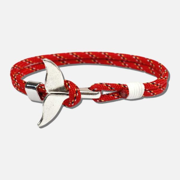 Collar de surfista negro y marrón con diente de tiburón