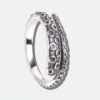 Pulsera blanca con conchas plateadas