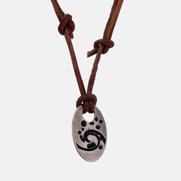 Collar romántico dorado con forma de ola