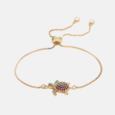 Collar con concha dorada